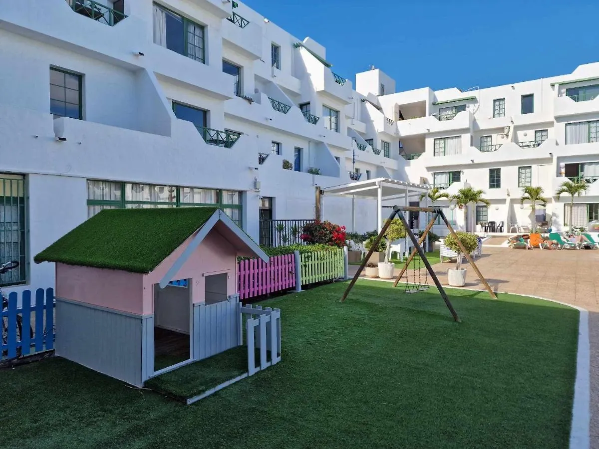 Lovely Apartment Mira With Pool Puerto del Carmen  0*, Puerto del Carmen (Lanzarote)